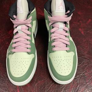 New Nike air, Jordans, mid, Dutch Green, never worn, size 8